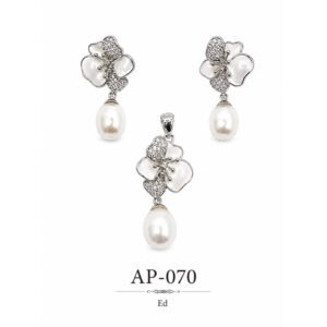 Iris Mother of Pearl Pearl Drop Set